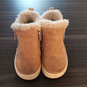 Maggie & Zoe boots size 6